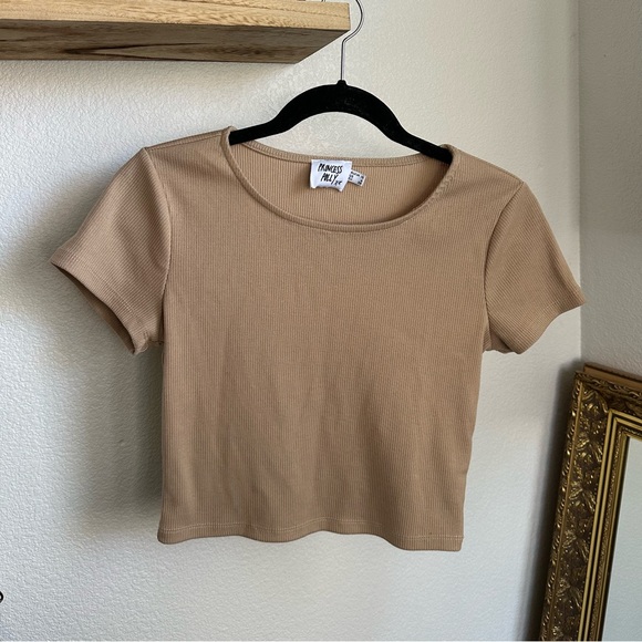 The Classic Cropped Tee Beige - Picture 1 of 3
